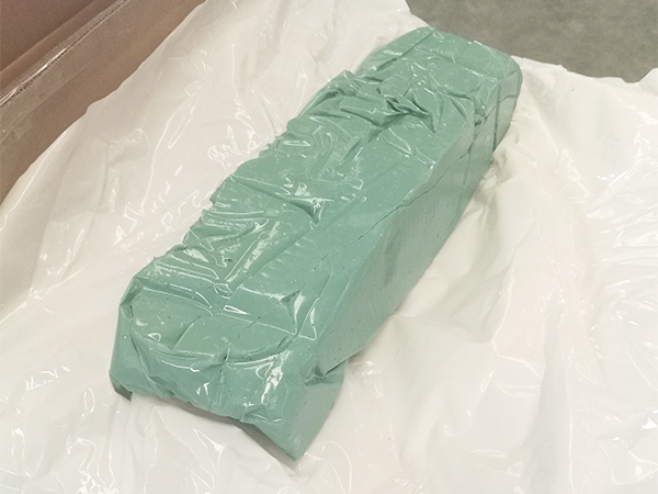 红桃国际体防腐膏施工